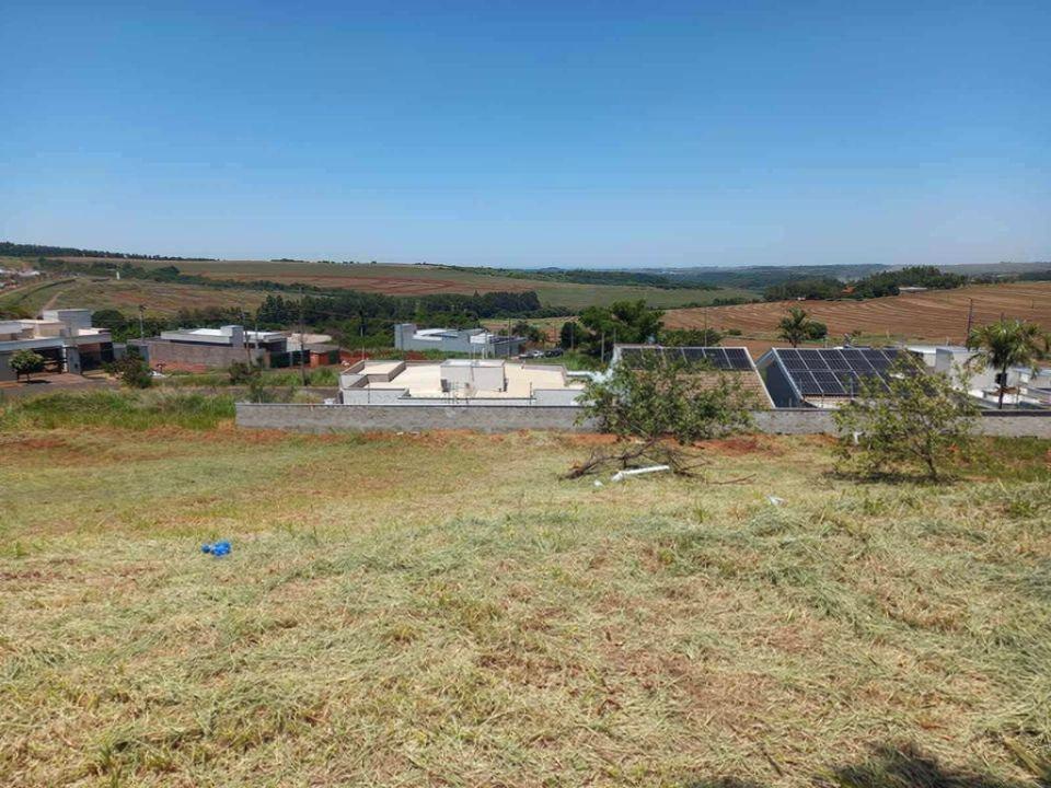 Terreno à venda em Zona 05, Maringá - PR