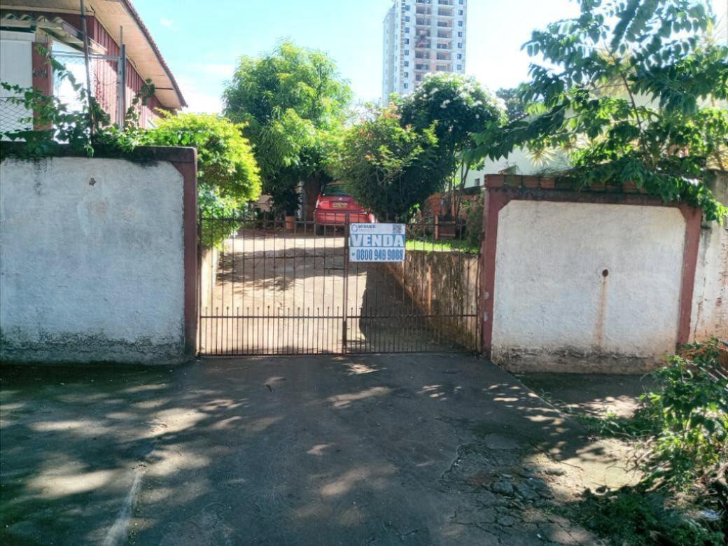 Terreno à venda em Zona 08, Maringá - PR