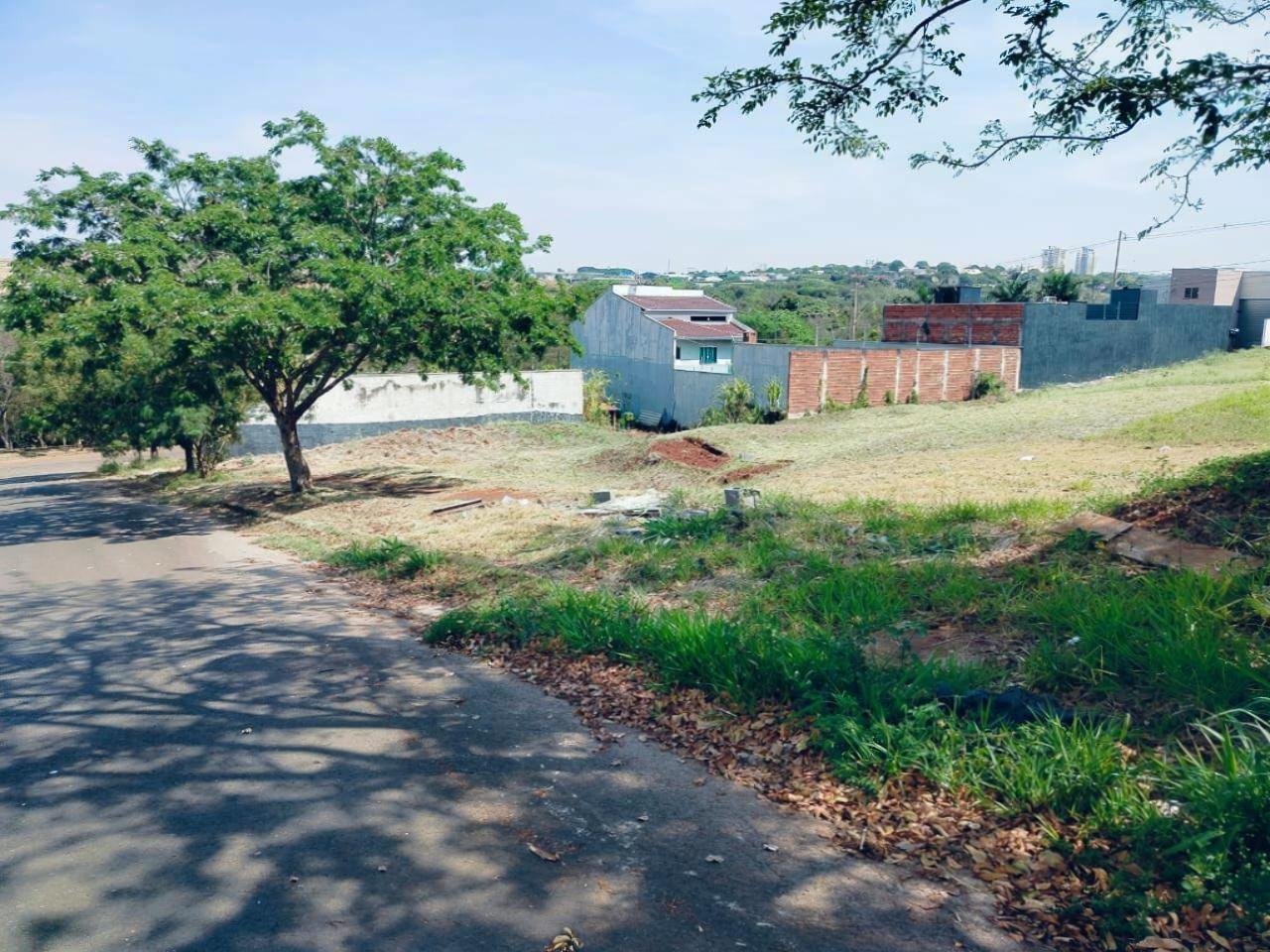 Terreno à venda em Jardim Espanha, Maringá - PR