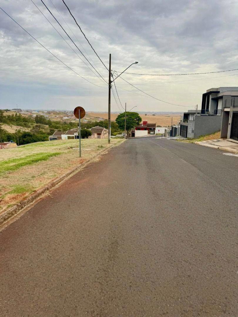 Terreno à venda em Centro, Arapongas - PR