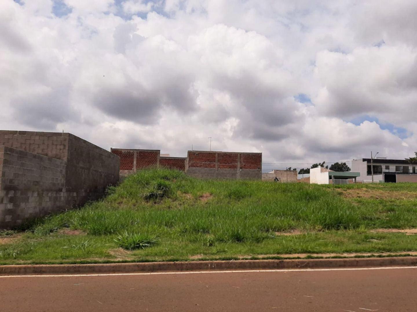 Terreno à venda em Conjunto Habitacional Joao de Barro Thais, Maringá - PR