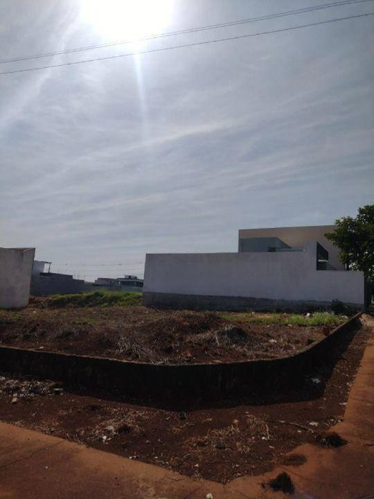 Terreno à venda em Jardim Oriental, Maringá - PR