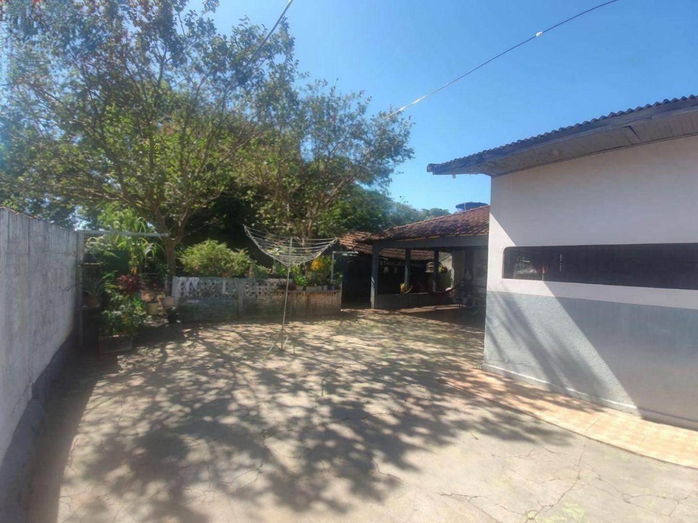 Terreno à venda em Zona 07, Maringá - PR