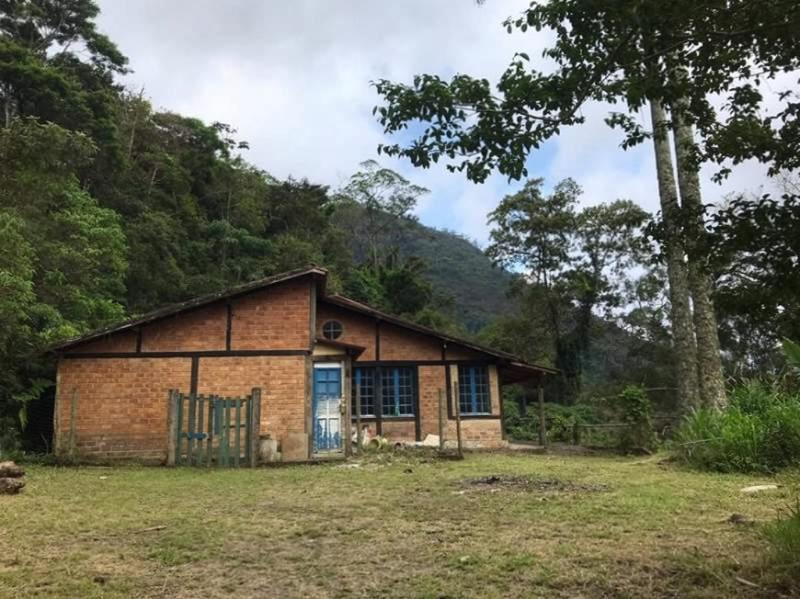 Terreno à venda em Quarteirão Brasileiro, Petrópolis - RJ