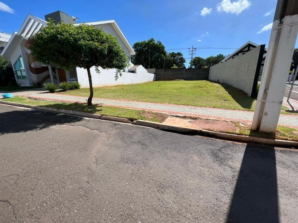 Terreno à venda em Jardim das Estações, Maringá - PR