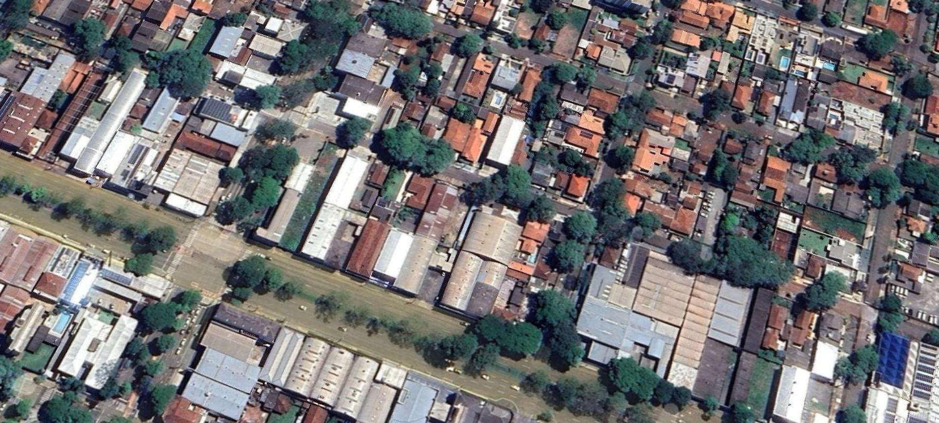 Terreno à venda em Zona 07, Maringá - PR