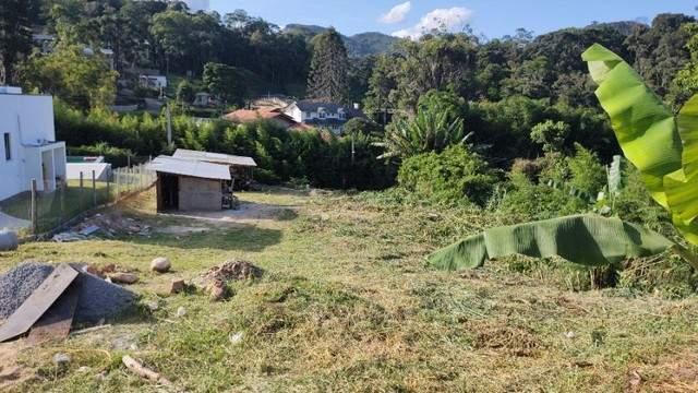 Terreno em condomínio à venda em Carangola, Petrópolis - RJ