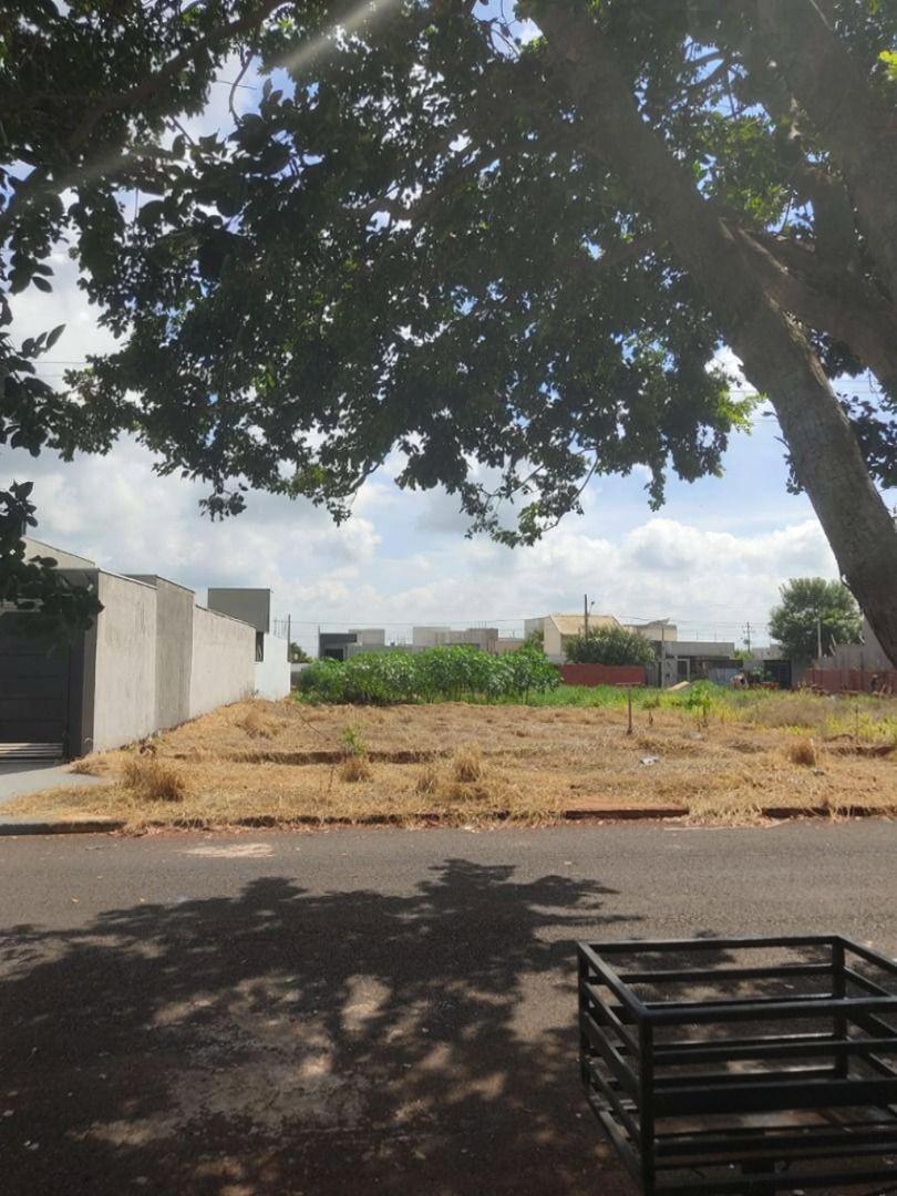 Terreno à venda em Jardim Oriental, Maringá - PR