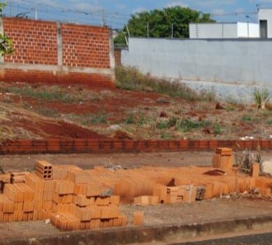 Terreno à venda em Jardim Oriental, Maringá - PR