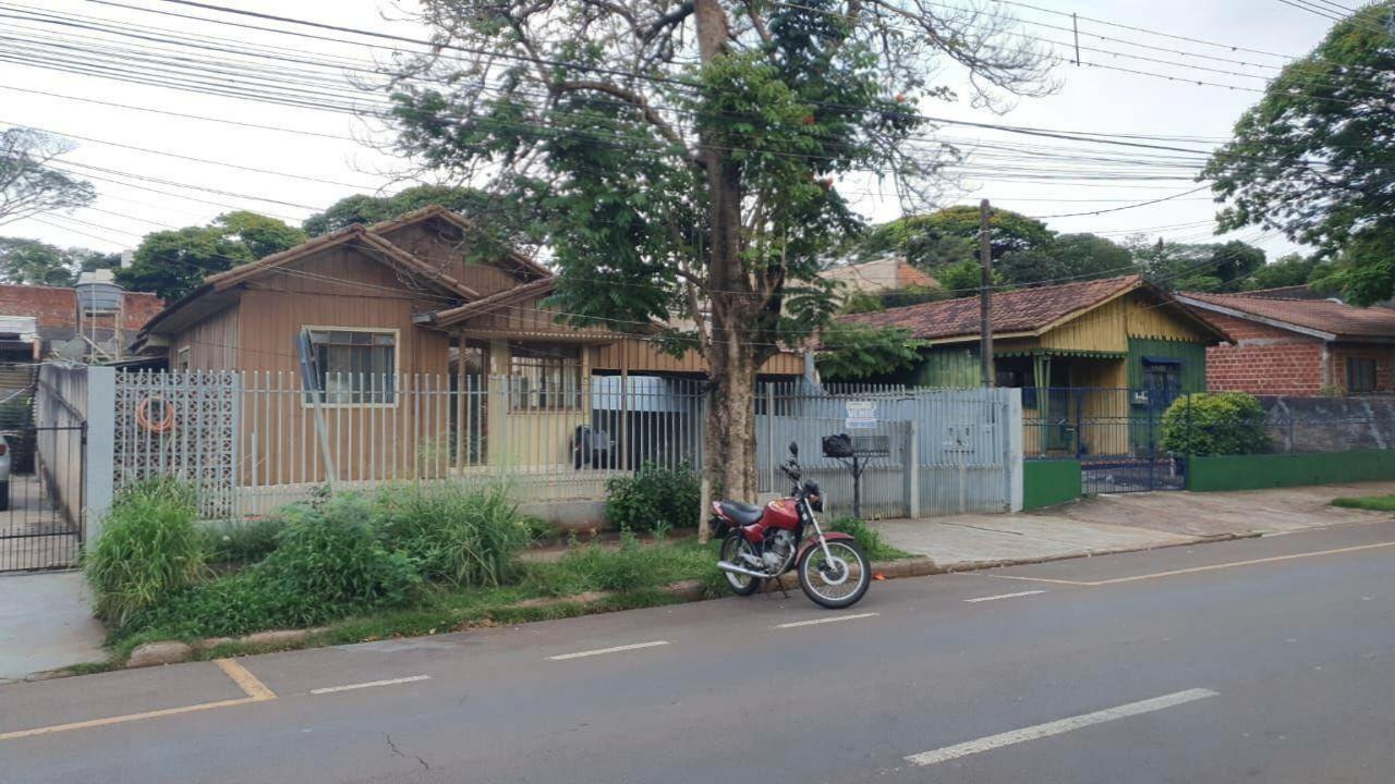 Terreno à venda em Zona 06, Maringá - PR
