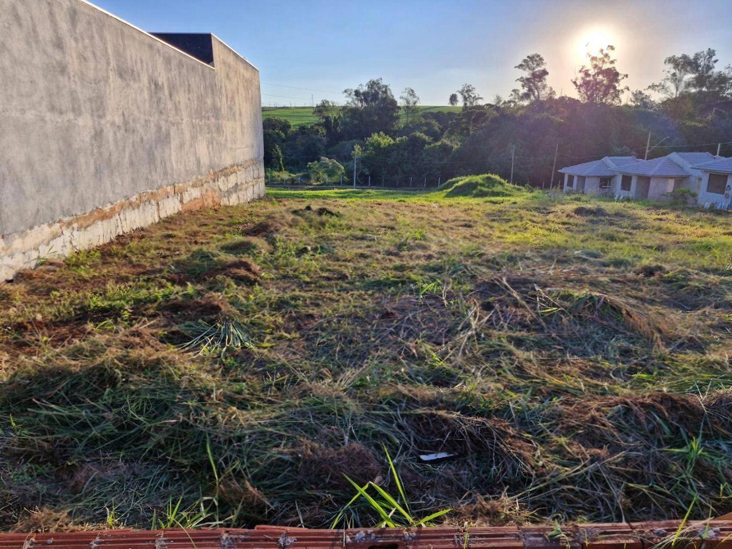 Terreno à venda em Jardim Reboucas, Maringá - PR