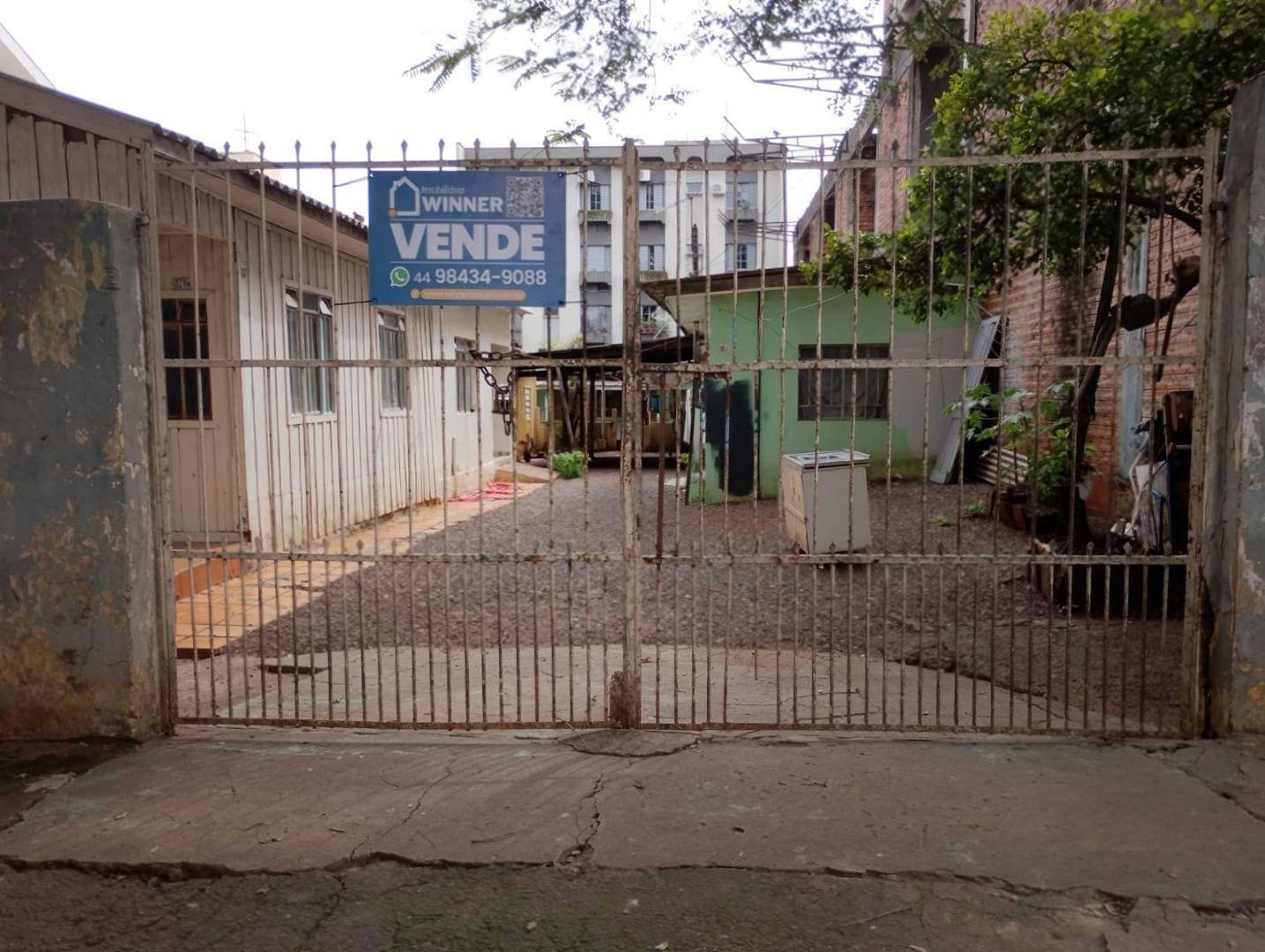 Terreno à venda em Zona 07, Maringá - PR