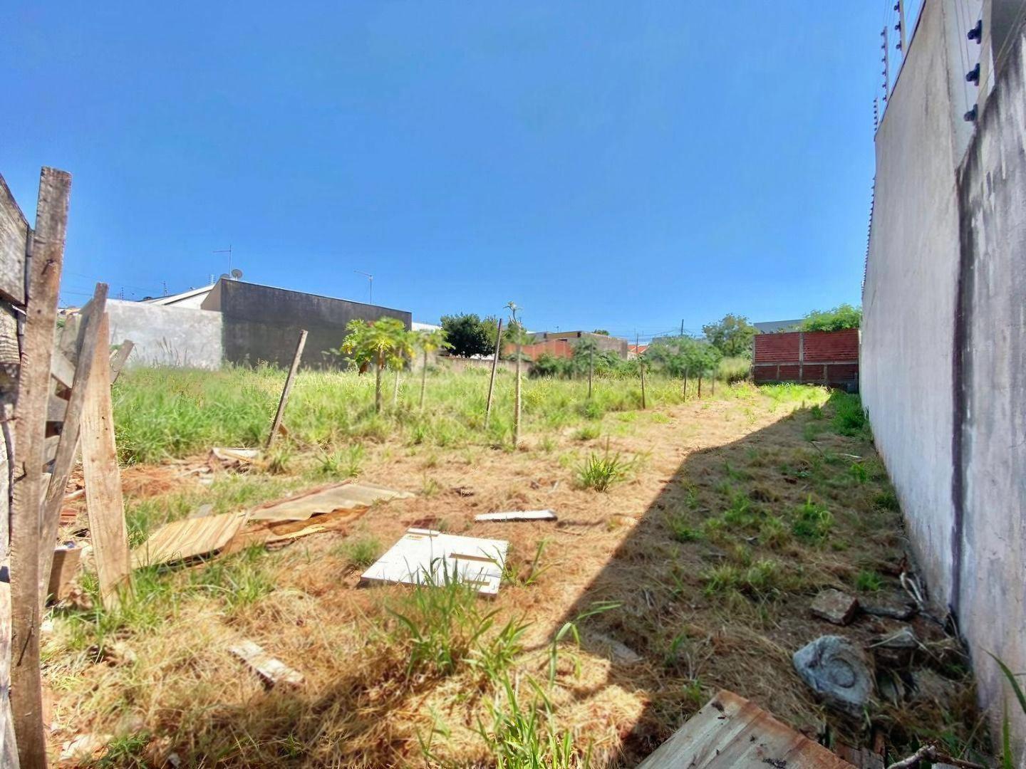 Terreno à venda em Jardim Paulista, Maringá - PR