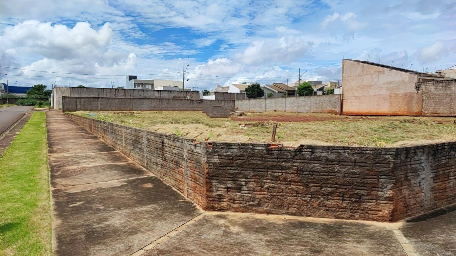 Terreno à venda em Jardim Araucária, Maringá - PR