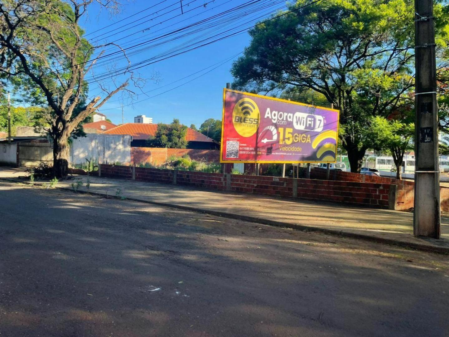 Terreno à venda em Zona 08, Maringá - PR