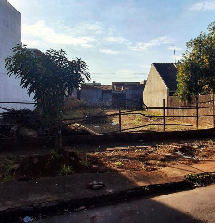 Terreno à venda em Jardim Kakogawa, Maringá - PR