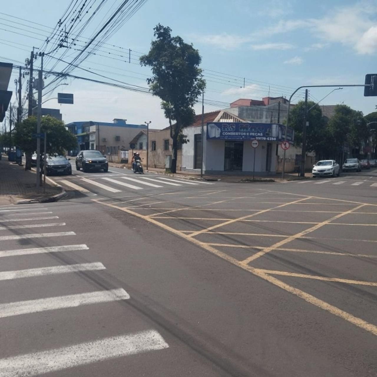 Terreno à venda em Centro, Sarandi - PR