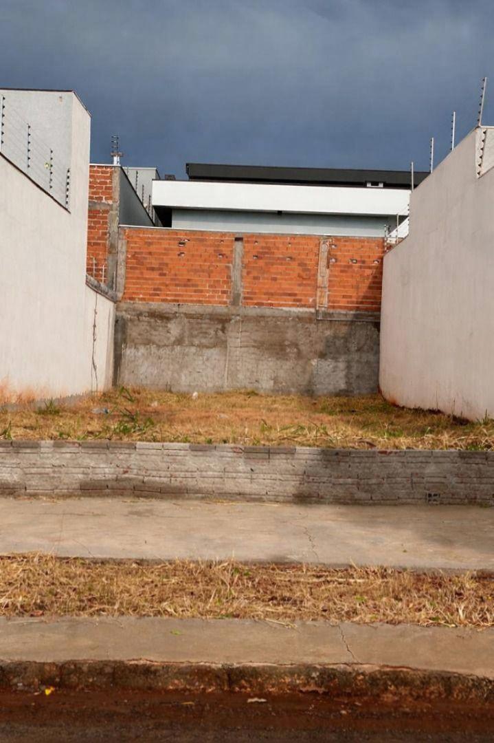 Terreno à venda em Jardim Munique, Maringá - PR