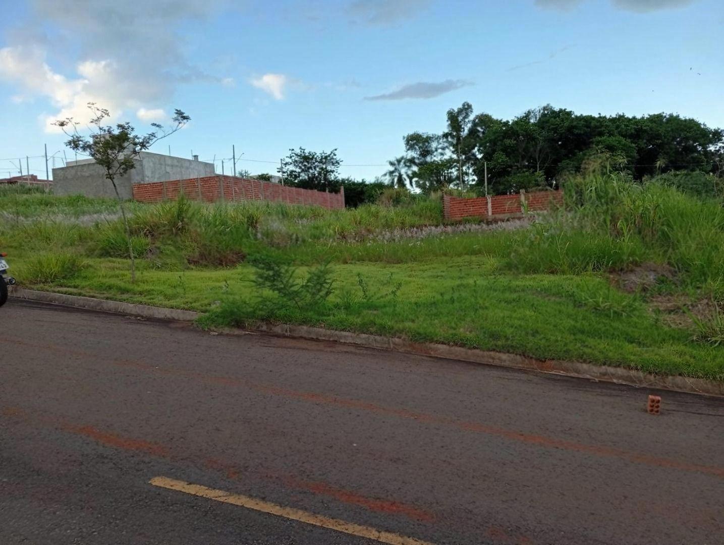 Terreno à venda em Jardim Colombo, Maringá - PR