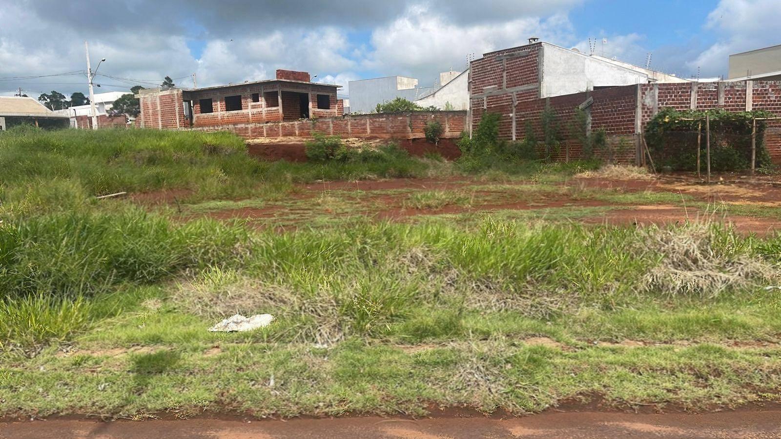 Terreno à venda em Conjunto Habitacional Joao de Barro Thais, Maringá - PR