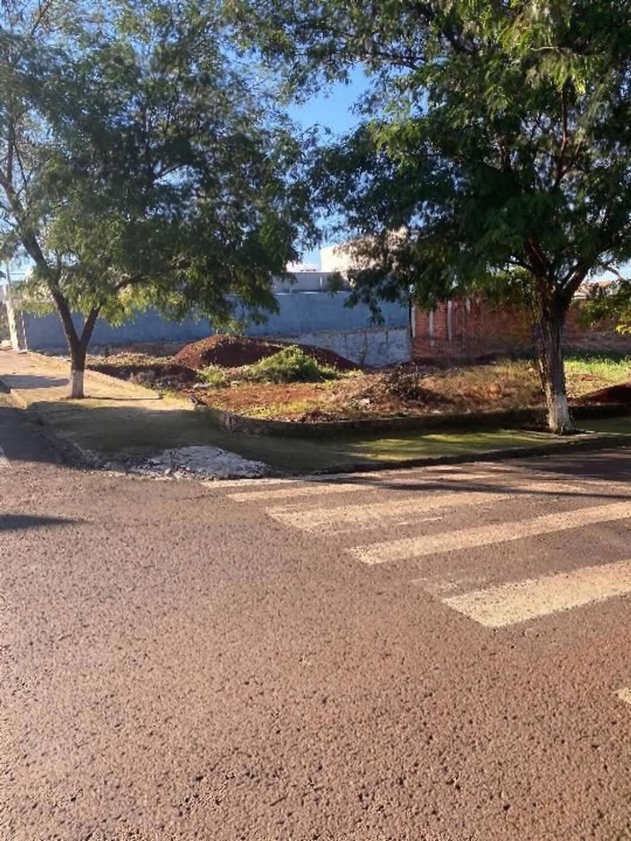 Terreno à venda em Jardim de, Sarandi - PR