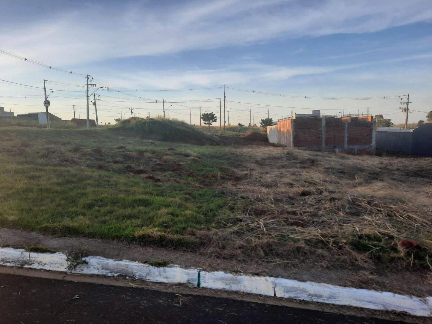 Terreno à venda em Jardim Colombo, Maringá - PR