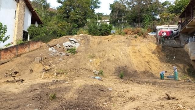 Terreno à venda em Samambaia, Petrópolis - RJ