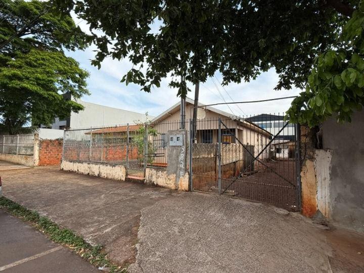 Terreno à venda em Centro, Sarandi - PR