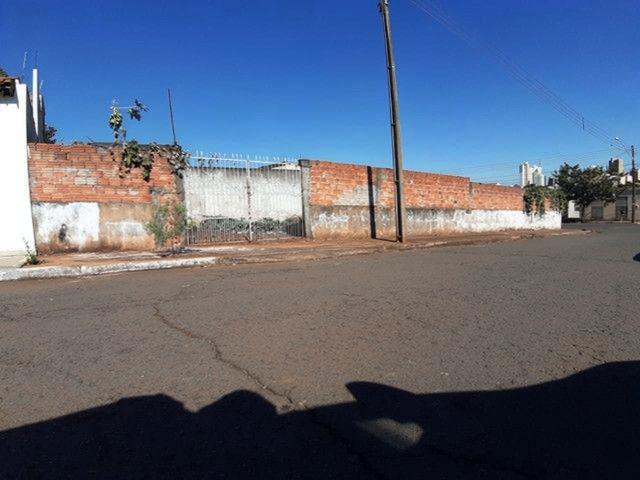 Terreno à venda em Califórnia, Londrina - PR
