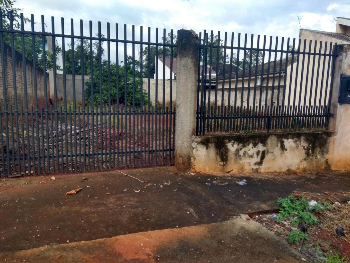 Terreno à venda em Jardim Reboucas, Maringá - PR